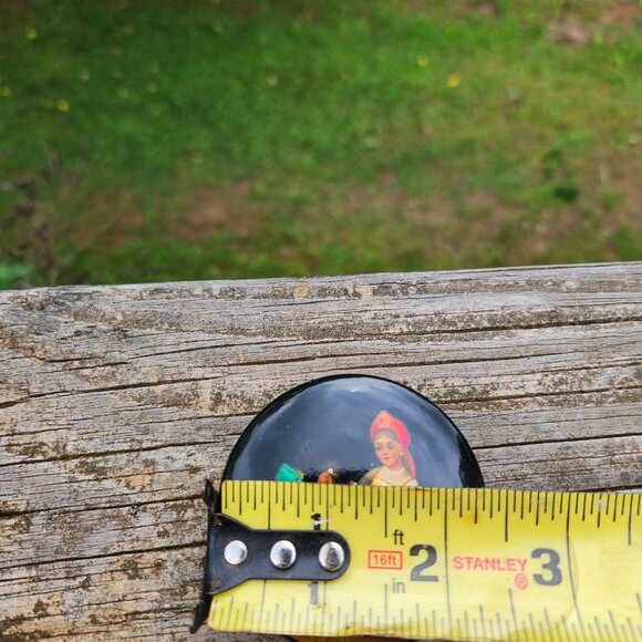 Signed Fedoskino Hand-Painted Russian Lacquer Box With village Lady with jewels - Picture 2 of 11